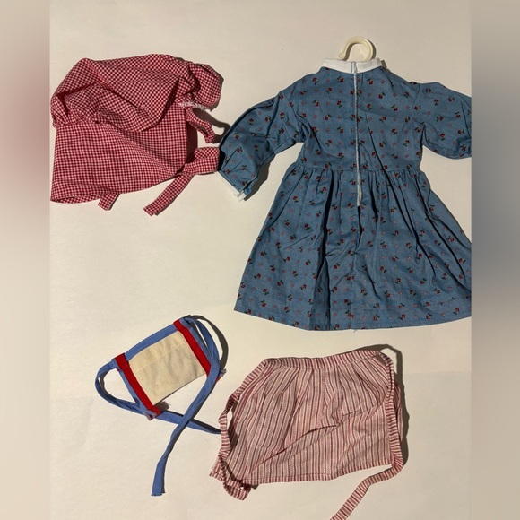 1986 vintage pleasant company Kirsten blue dress apron bonnet spoon accessories - Picture 3 of 5